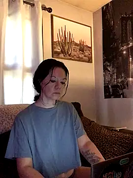 SidneyRaee online show from September 12, 2025, 3:45 pm