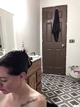 SidneyRaee online show from September 28, 2025, 11:39 am