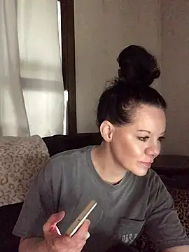 Snapshot of SidneyRaee chatting on April 13, 2026, 3:16 pm SidneyRaee online show from April 13, 2026, 3:16 pm