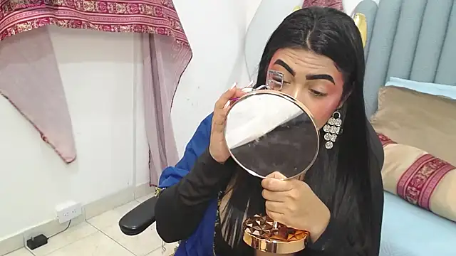 lakshmiraniii online show from October 10, 2025, 11:33 am