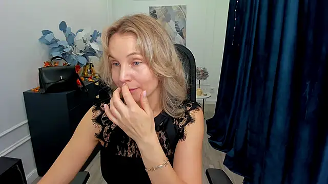 Sinty Devis online show from October 19, 2025, 11:35 am