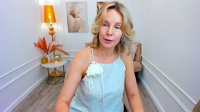 Snapshot of Sinty_Devis chatting on June 9, 2026, 4:24 am Sinty Devis online show from June 9, 2026, 4:24 am