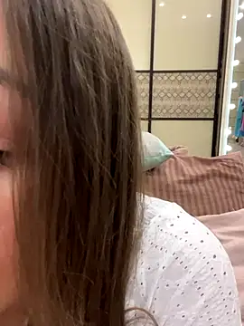 AnnaBri online show from November 28, 2025, 1:50 am