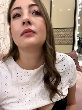 AnnaBri online show from November 13, 2025, 1:42 am