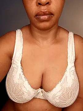 boobsnipplian online show from October 2, 2025, 4:27 am