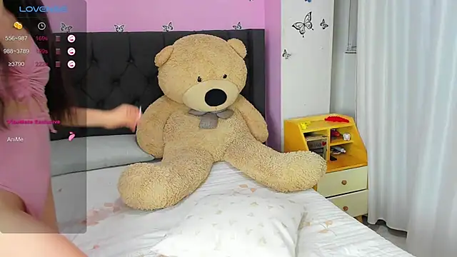 SophiaLiu online show from February 25, 2025, 2:58 am