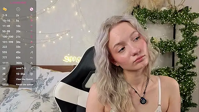 Snapshot of IdaValenti chatting on June 19, 2026, 11:09 pm IdaValenti online show from June 19, 2026, 11:09 pm