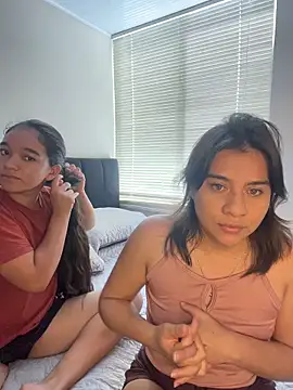 Nina-Eros1 online show from November 21, 2025, 5:01 pm