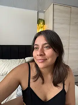 Snapshot of Nina-Eros1 chatting on February 16, 2026, 8:40 pm Nina-Eros1 online show from February 16, 2026, 8:40 pm