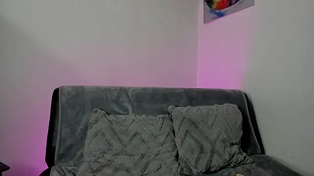 kassandra james online show from October 9, 2025, 11:44 am