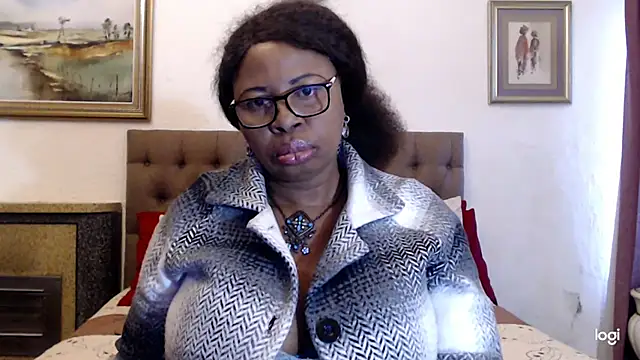 Snapshot of OmegaLipps chatting on May 9, 2026, 5:55 am OmegaLipps online show from May 9, 2026, 5:55 am