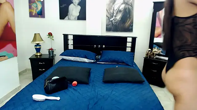 Snapshot of VeronicaReynolds chatting on March 7, 2025, 12:12 pm VeronicaReynolds online show from March 7, 2025, 12:12 pm