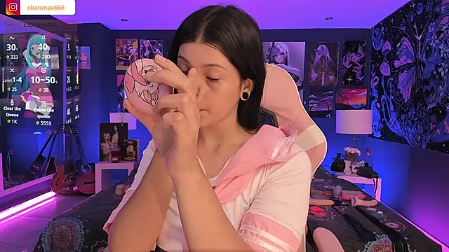 LanaKyutt online show from October 5, 2025, 3:14 pm