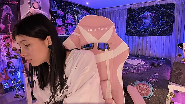 LanaKyutt online show from March 16, 2025, 5:58 am