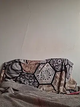 dirtybearr online show from December 4, 2025, 11:09 am