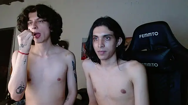 angelitofemboy online show from December 24, 2024, 10:44 am