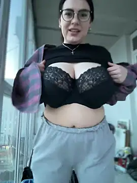 Snapshot of HugeBoobs- chatting on March 14, 2025, 3:36 pm HugeBoobs- online show from March 14, 2025, 3:36 pm