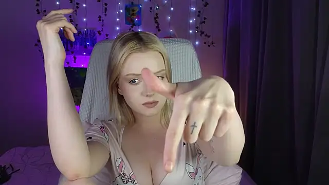 ImBonBon online show from July 7, 2026, 10:57 pm