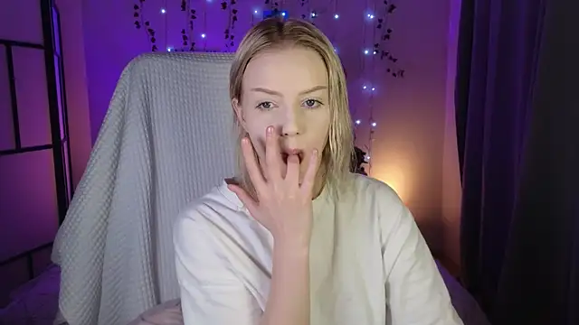 ImBonBon online show from August 6, 2026, 12:05 am