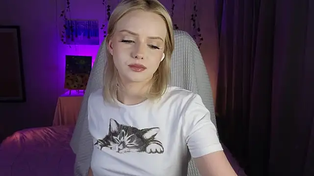 ImBonBon online show from June 24, 2026, 11:24 pm