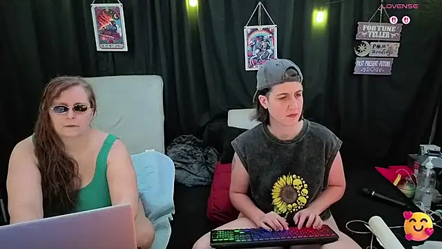 Sexy Mama-69 online show from November 13, 2025, 4:33 pm