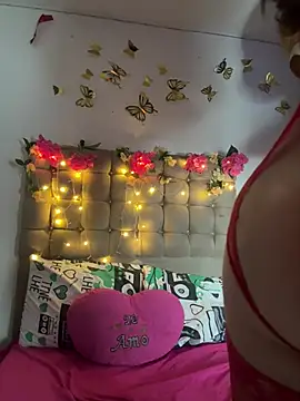 Snapshot of Jullieetta chatting on March 10, 2026, 12:31 pm Jullieetta online show from March 10, 2026, 12:31 pm