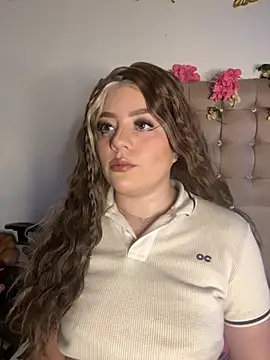 Jullieetta online show from November 10, 2025, 11:59 am