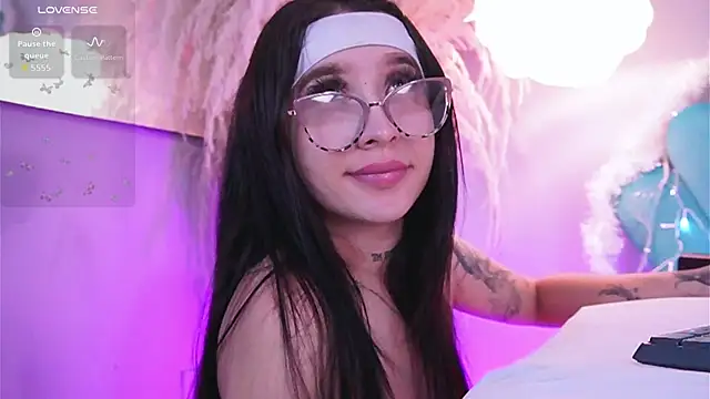 EriKlein online show from December 17, 2025, 10:48 pm