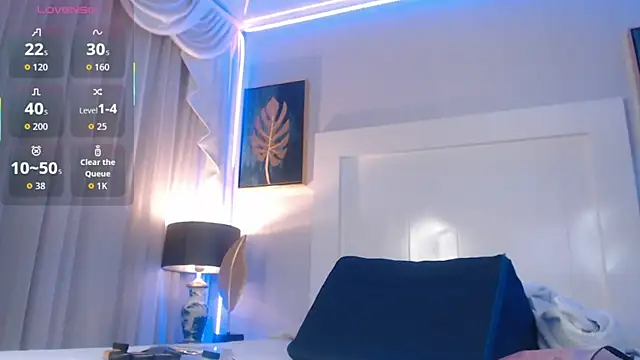 Snapshot of viiolet_smith chatting on July 10, 2026, 7:14 pm viiolet smith online show from July 10, 2026, 7:14 pm