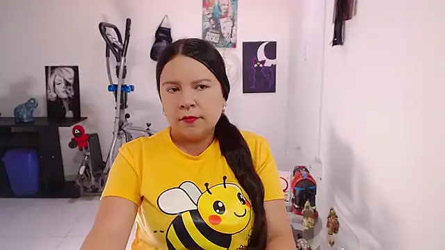 claryssa  online show from June 10, 2026, 6:20 pm