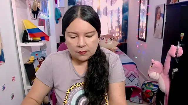 claryssa  online show from August 5, 2026, 7:52 pm
