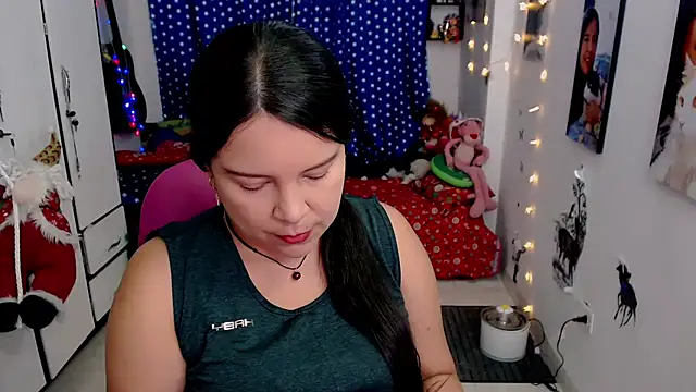 claryssa  online show from December 15, 2024, 10:47 pm