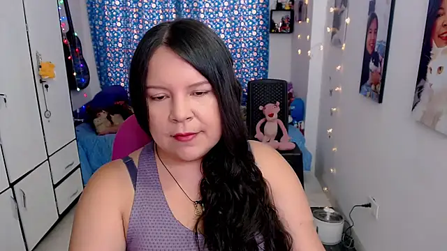 claryssa  online show from October 3, 2025, 7:04 pm