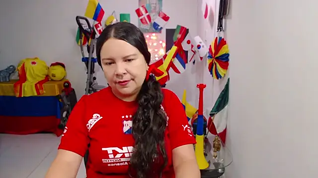 claryssa  online show from July 4, 2026, 12:32 pm