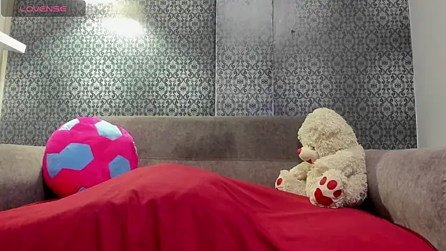 grandmother milf online show from March 5, 2026, 12:13 pm