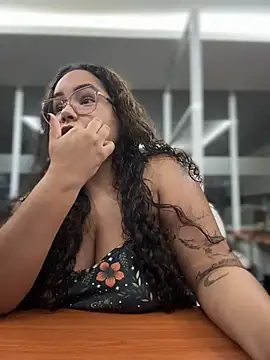 CurlyGirl 1 online show from July 9, 2026, 1:39 am