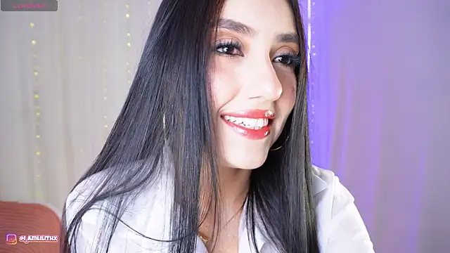 yourlittlesucubus online show from June 4, 2026, 5:01 am