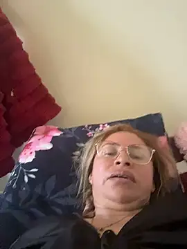 Snapshot of SheraHadee chatting on July 3, 2026, 4:02 pm SheraHadee online show from July 3, 2026, 4:02 pm