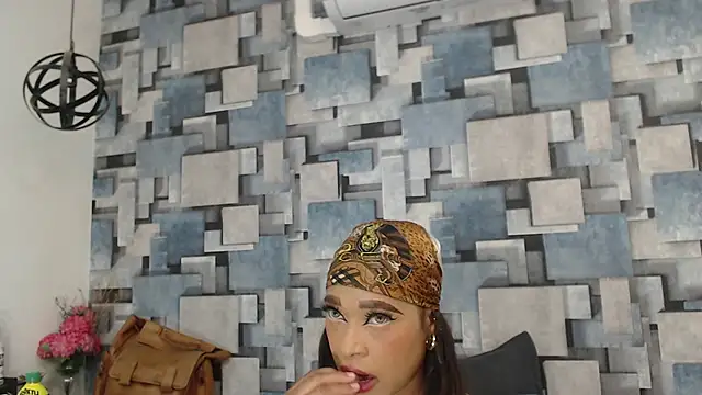 angel dthroatt online show from December 5, 2025, 12:04 pm