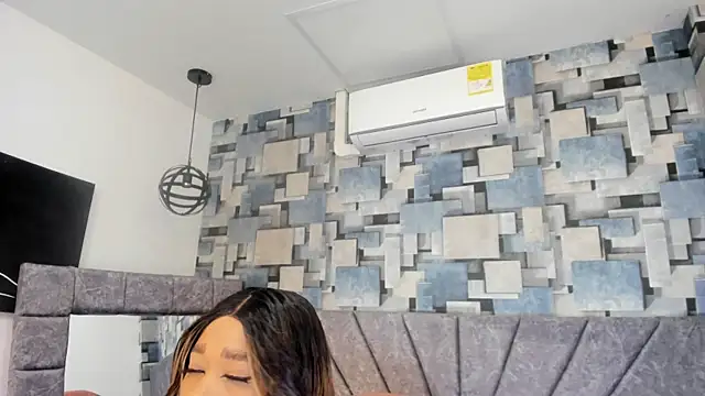angel dthroatt online show from July 11, 2026, 12:05 pm
