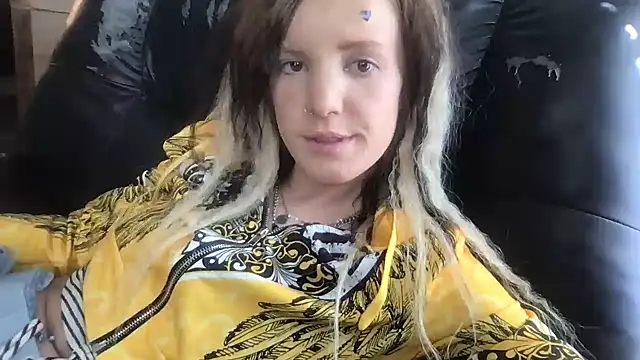 kittycatkendra online show from February 25, 2025, 8:21 pm