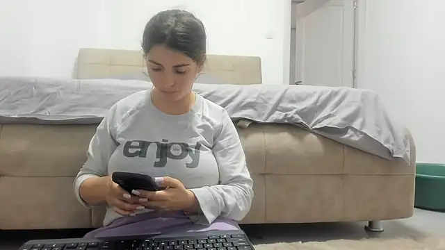 Snapshot of Hottalicia2 chatting on March 12, 2026, 2:32 pm Hottalicia2 online show from March 12, 2026, 2:32 pm