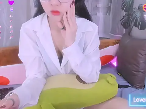 Ly   online show from June 12, 2026, 2:42 am