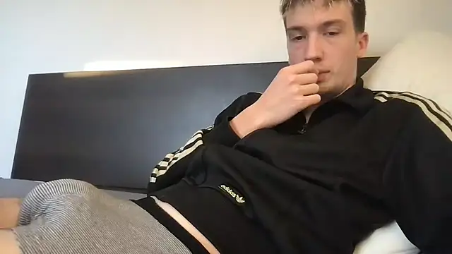 Snapshot of hungandfun05 chatting on December 29, 2024, 2:31 pm hungandfun05 online show from December 29, 2024, 2:31 pm