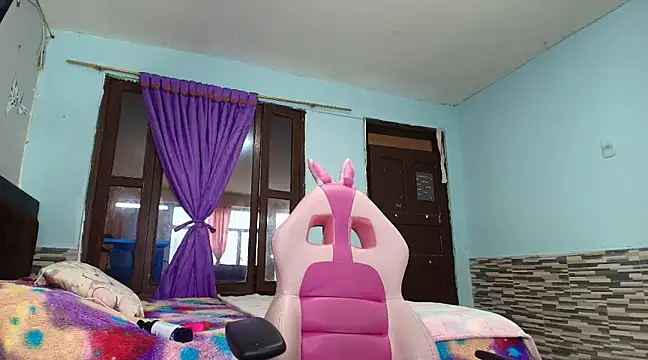 Meganmilk1 online show from March 7, 2025, 7:49 pm