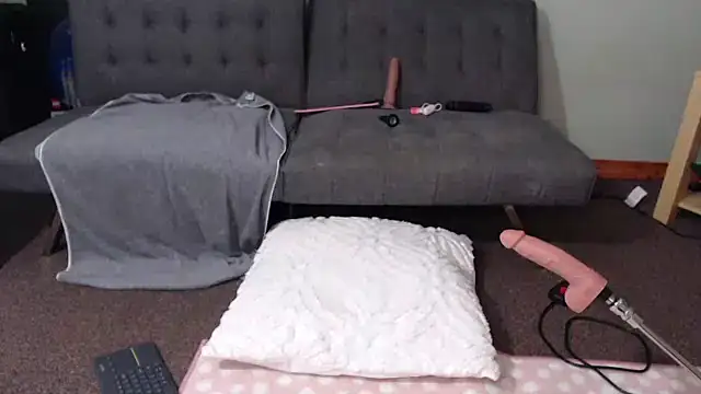 Sarahtineke online show from September 23, 2025, 6:59 pm