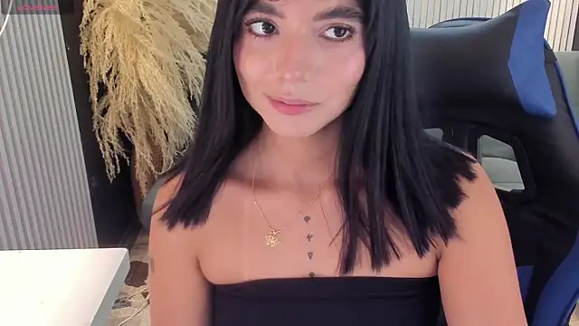 Snapshot of NicolRoss_ chatting on June 28, 2026, 6:58 pm NicolRoss online show from June 28, 2026, 6:58 pm