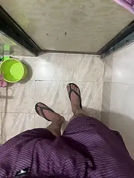 Snapshot of hitlar1026 chatting on December 19, 2025, 4:42 pm hitlar1026 online show from December 19, 2025, 4:42 pm