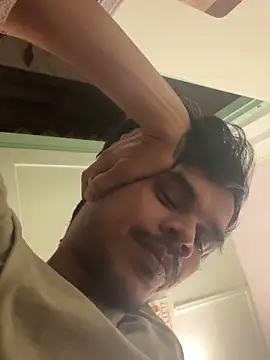 Snapshot of hitlar1026 chatting on December 21, 2025, 12:24 am hitlar1026 online show from December 21, 2025, 12:24 am