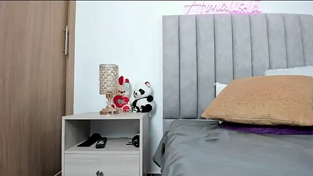 AmatistaSallow   online show from February 7, 2025, 4:27 am